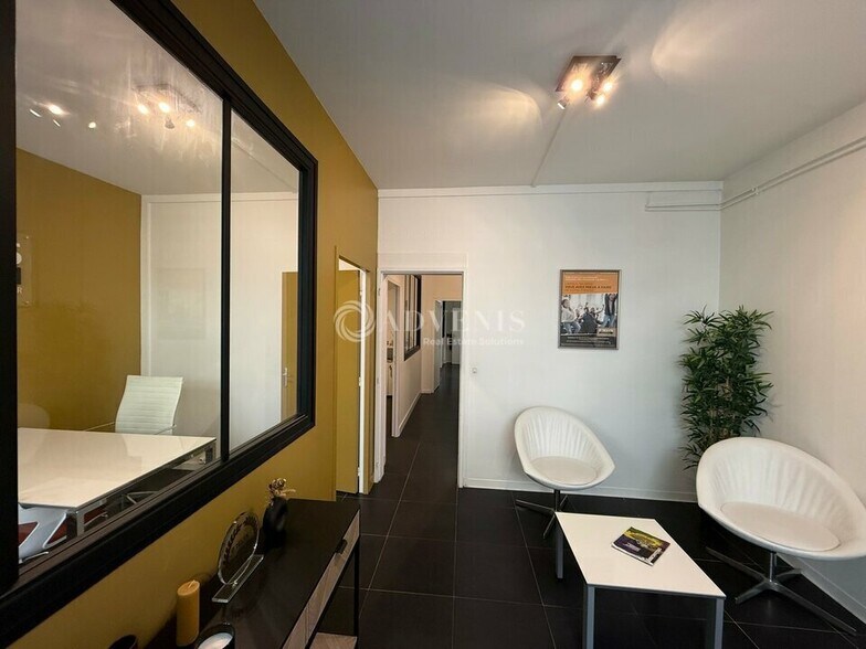Retail in Orléans for lease - Interior Photo - Image 3 of 12