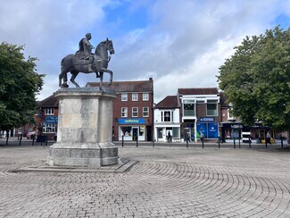 Plus de détails pour 9 The Square, Petersfield - Commerce de détail à vendre