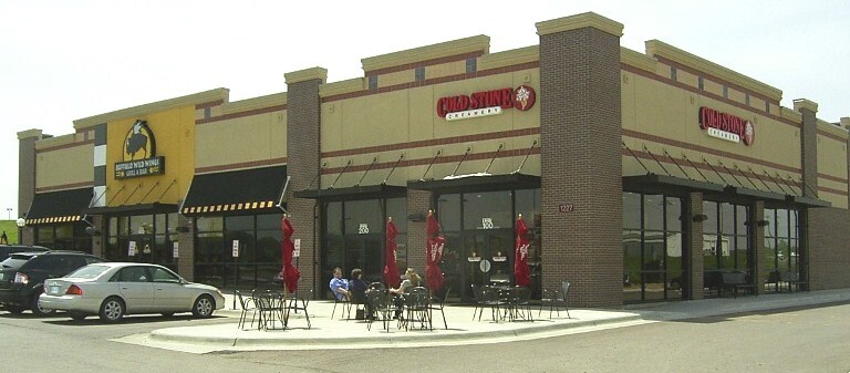 1227 SW Wanamaker Rd, Topeka, KS à vendre Photo principale- Image 1 de 2