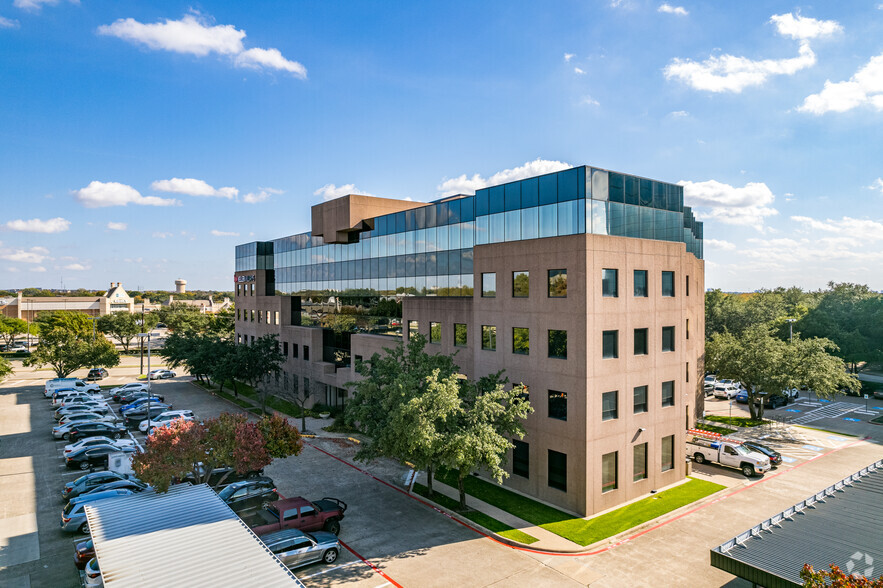 18333 Preston Rd, Dallas, TX à louer - Photo du bâtiment - Image 3 de 7