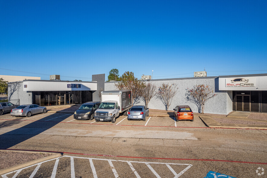 2474 Manana Dr, Dallas, TX for sale - Building Photo - Image 1 of 1