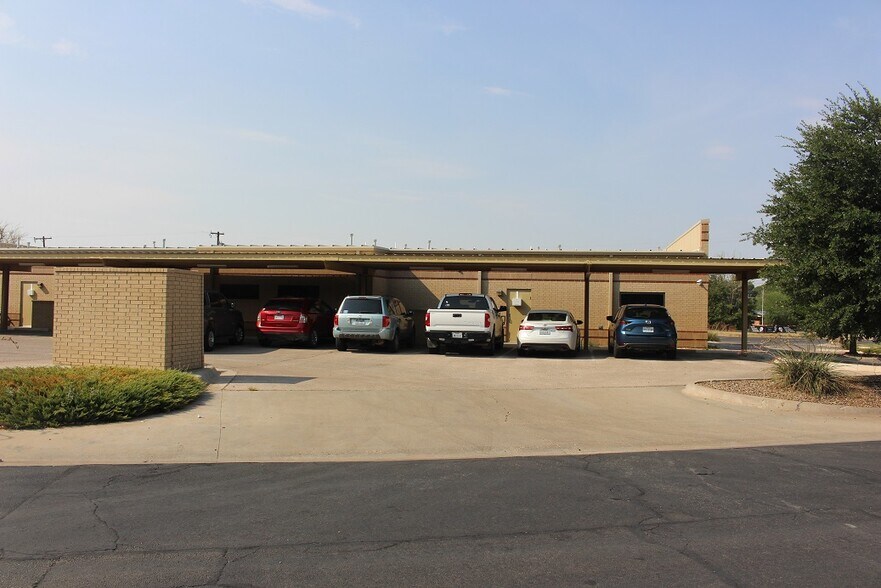 3403 Andrews Hwy, Midland, TX à vendre - Photo du bâtiment - Image 2 de 8