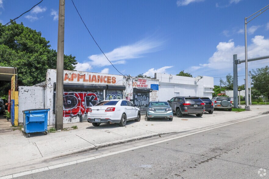 1067 NW 79th St, Miami, FL for sale - Building Photo - Image 2 of 24