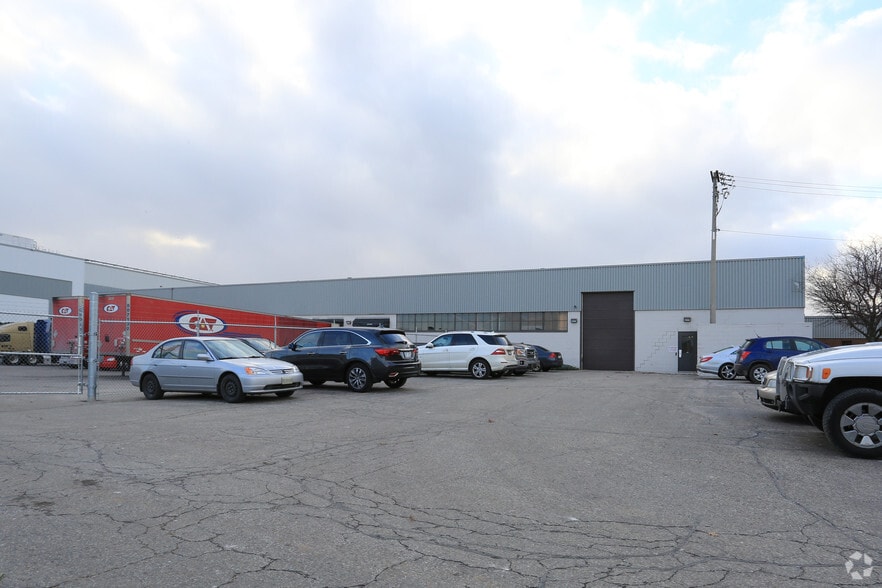 269 Trillium Dr, Kitchener, ON à louer - Photo du bâtiment - Image 2 de 2