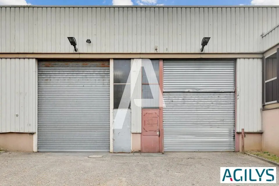 Industrial in Palaiseau for lease Building Photo- Image 1 of 14