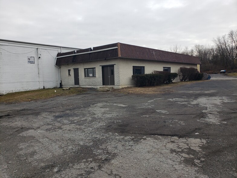 39 Transport Ln, Pine Island, NY for lease - Building Photo - Image 1 of 8