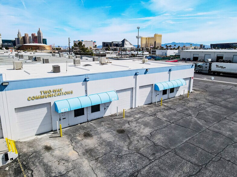 3730-3750 Tompkins Ave, Las Vegas, NV à louer - Aérien - Image 2 de 10