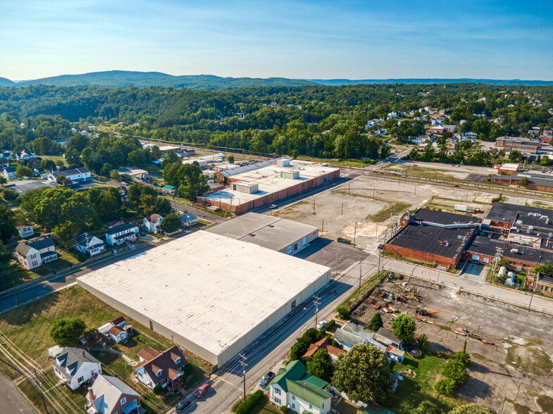 130 Maple St, Pulaski, VA for sale - Building Photo - Image 1 of 1