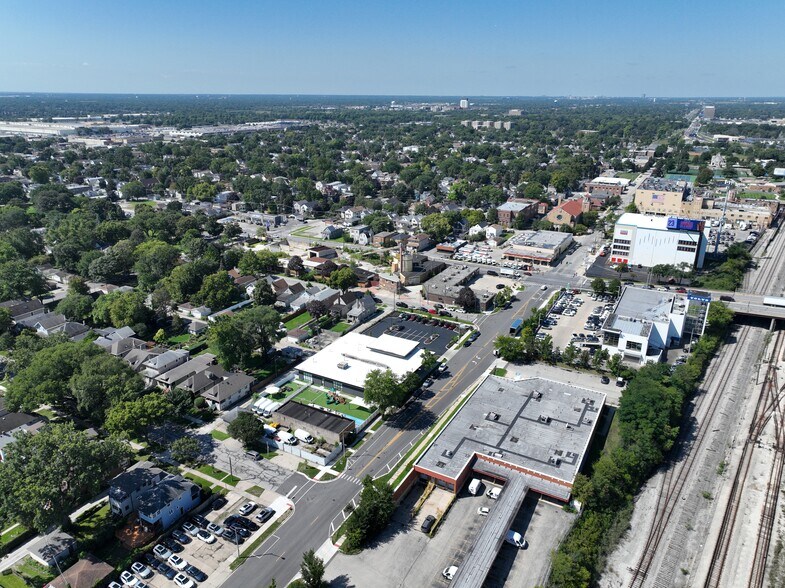 1117 Garfield St, Oak Park, IL à vendre - Photo du bâtiment - Image 3 de 4