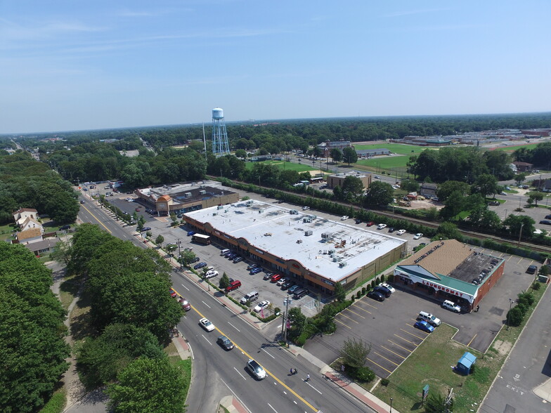 448-472 Suffolk Ave, Brentwood, NY for lease - Building Photo - Image 3 of 4