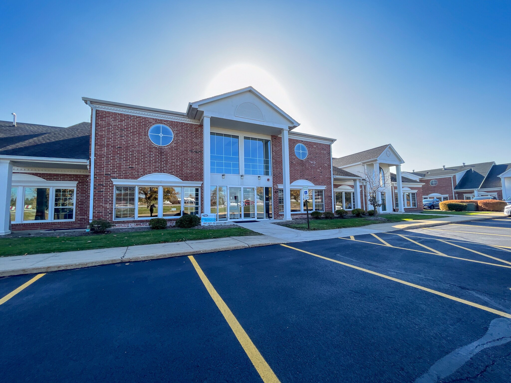 33 W Higgins Rd, South Barrington, IL à louer Photo principale- Image 1 de 9