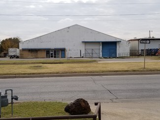 Plus de détails pour 2410-2412 SW Lee Blvd, Lawton, OK - Industriel à vendre