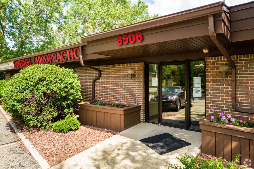 6506 Normandy Ln, Madison, WI à louer - Photo du bâtiment - Image 3 de 4