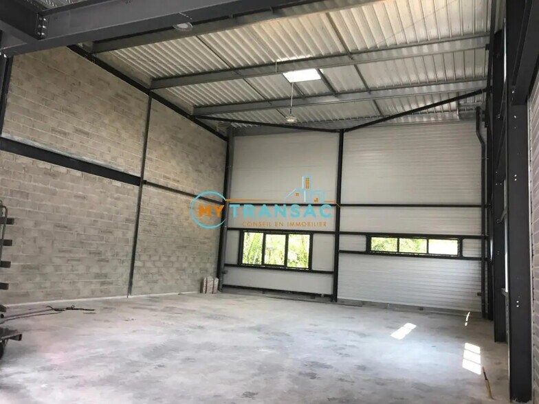 Flex in Bussy-Saint-Georges for lease - Interior Photo - Image 2 of 5