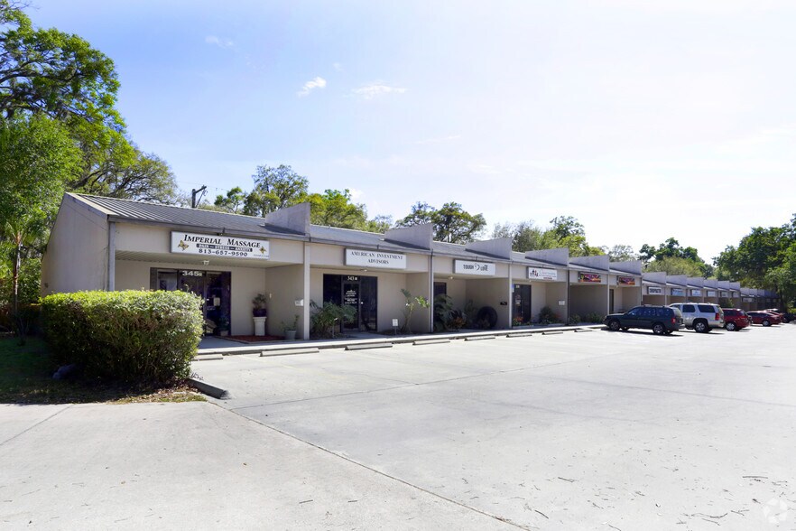 311-345 E Robertson St, Brandon, FL à louer - Photo du bâtiment - Image 3 de 3
