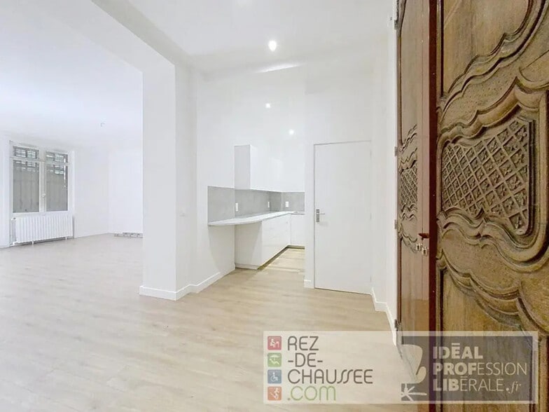 Office in Paris for sale - Interior Photo - Image 3 of 7