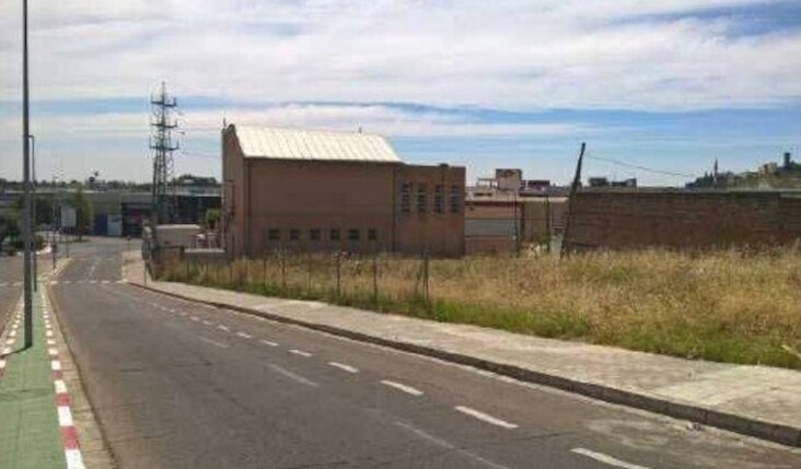 Avenida Reina Sofía, Tomares, Sevilla à vendre - Photo du bâtiment - Image 2 de 4