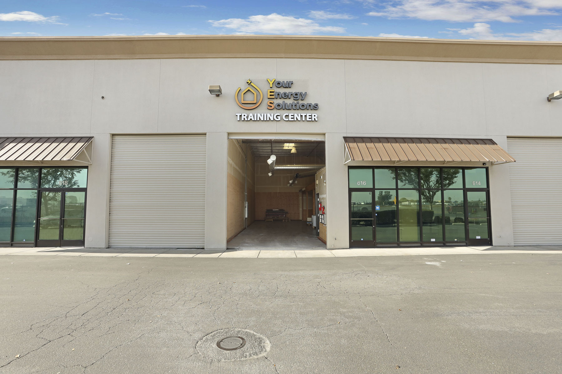 600-626 Commerce Ct, Manteca, CA for lease Interior Photo- Image 1 of 11