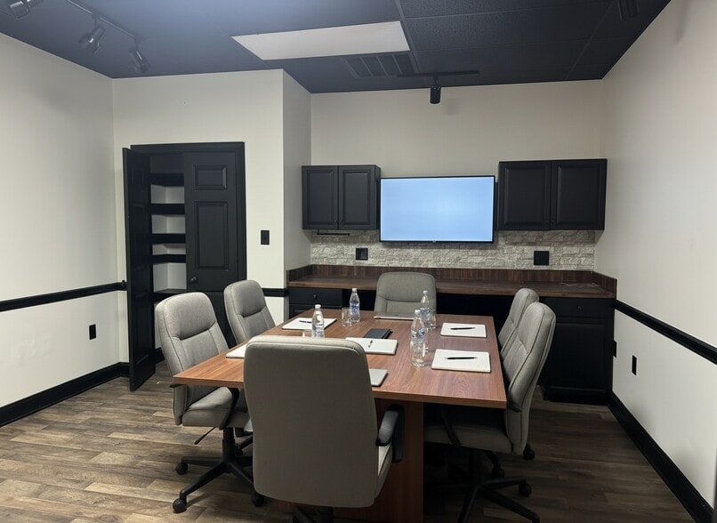 201 E Main St, Front Royal, VA for lease - Building Photo - Image 3 of 4