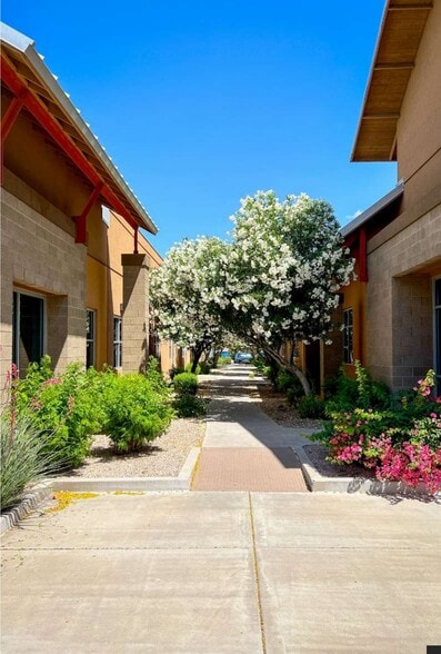 2045 S Vineyard, Mesa, AZ for sale - Building Photo - Image 2 of 15