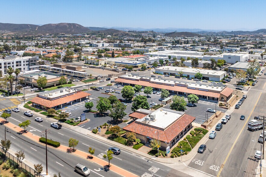 277 S Rancho Santa Fe Rd, San Marcos, CA à louer - Photo du bâtiment - Image 1 de 13
