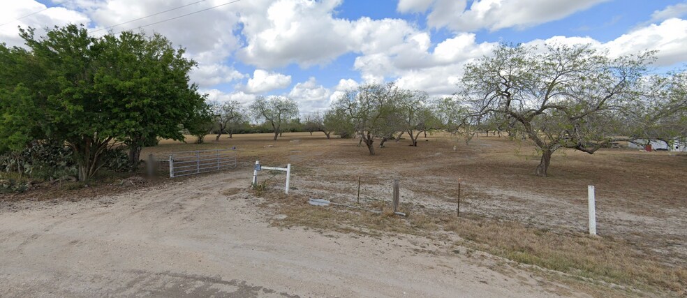 000 Mayfield Rd, San Benito, TX à louer - Photo du bâtiment - Image 2 de 6
