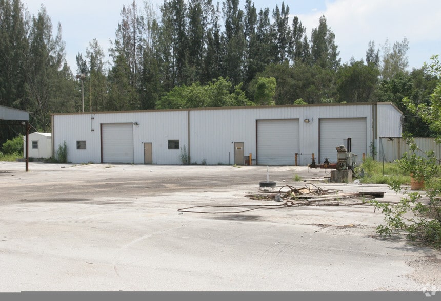 8565 W 44th Ave, Hialeah, FL for lease - Building Photo - Image 2 of 66