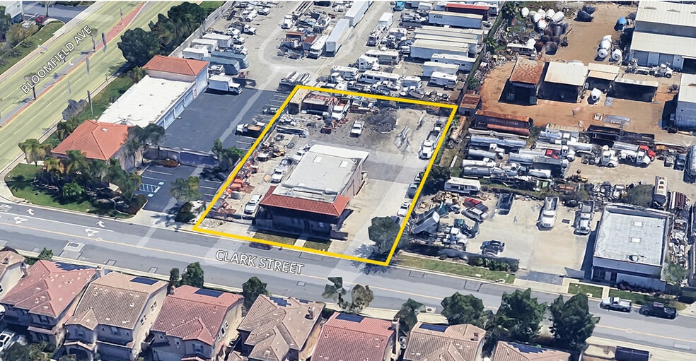 12536 Clark St, Santa Fe Springs, CA à vendre - Aérien - Image 2 de 7