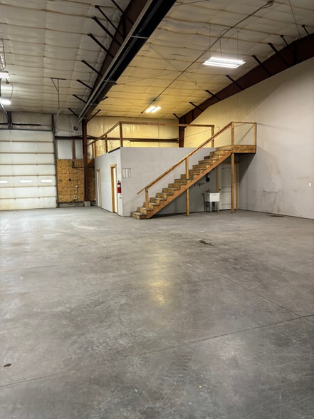 659 N Yellowstone Hwy, Rigby, ID for lease - Interior Photo - Image 3 of 10