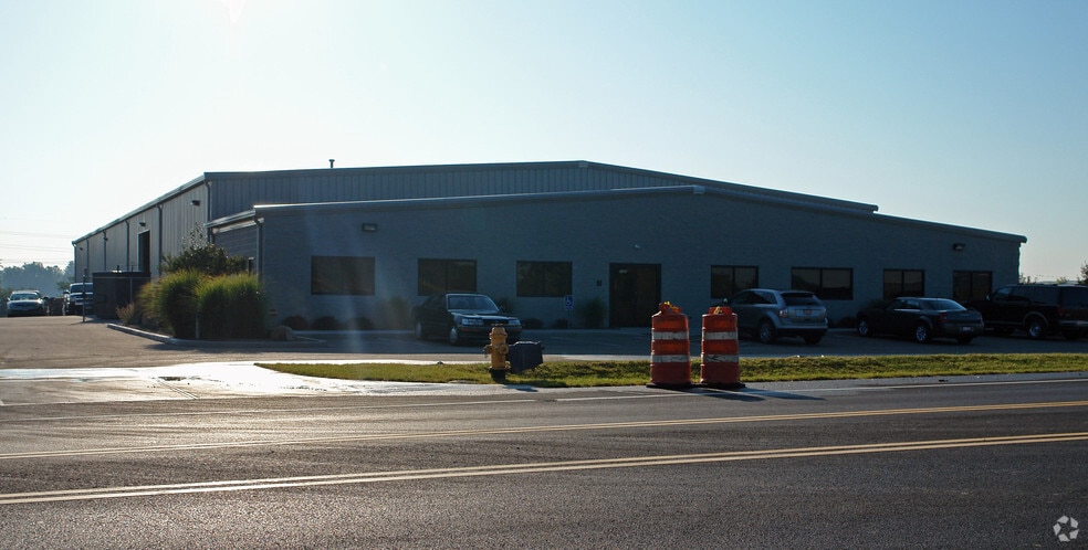 8490 Seward Rd, Fairfield, OH for lease - Building Photo - Image 3 of 11