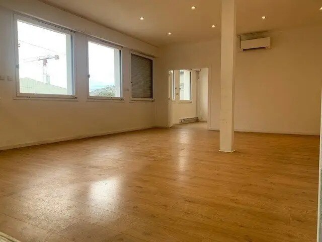 Industrial in Dijon for lease - Interior Photo - Image 3 of 11