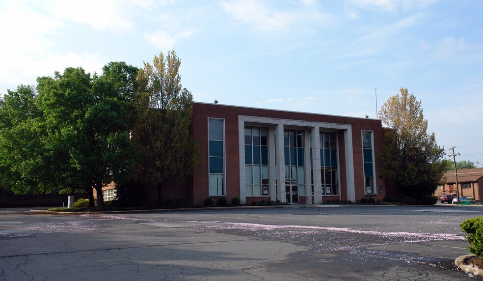 515 Maple Ave E, Vienna, VA for lease - Building Photo - Image 1 of 2