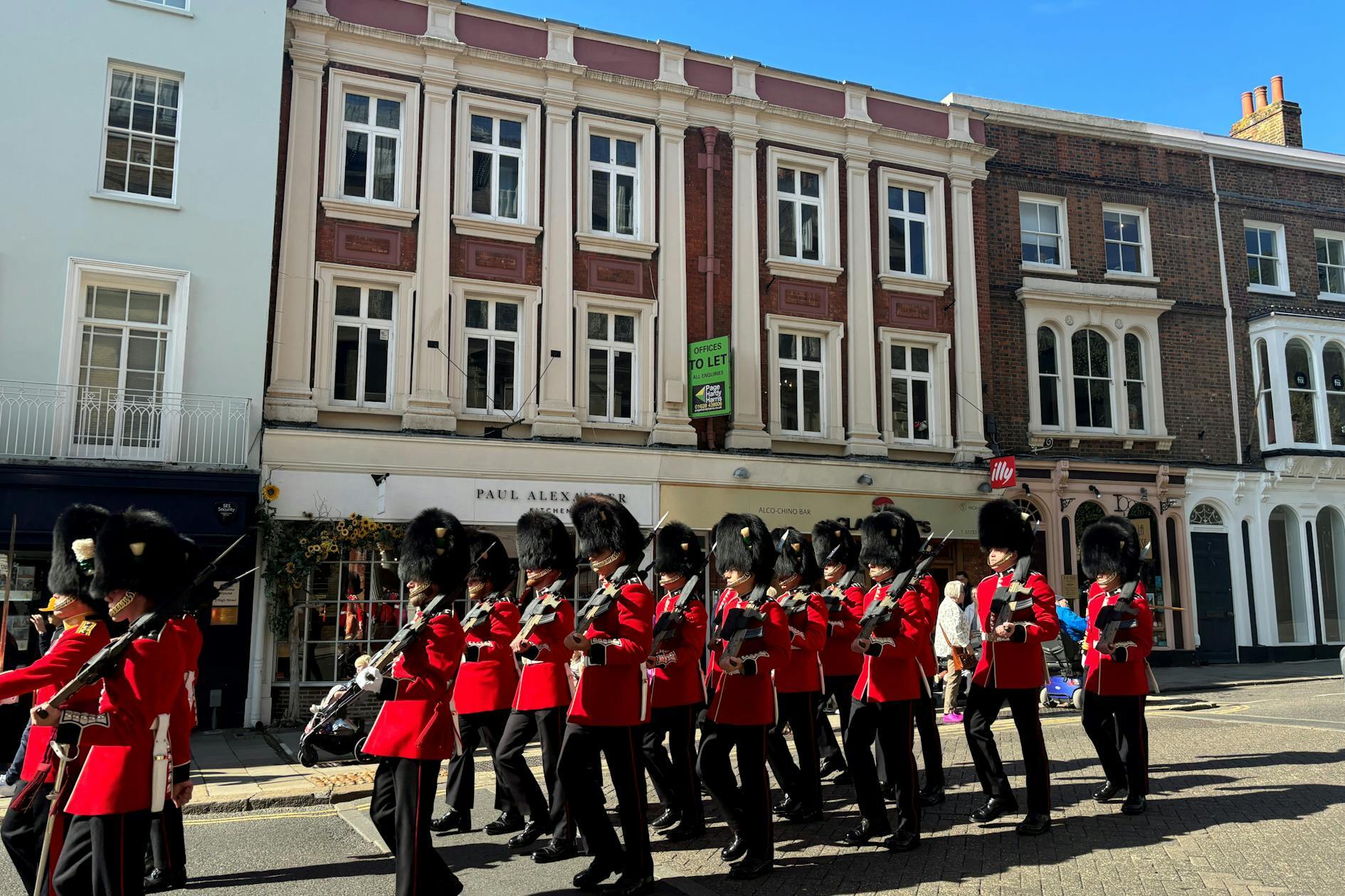 5 High Street, Windsor à louer Photo du bâtiment- Image 1 de 3