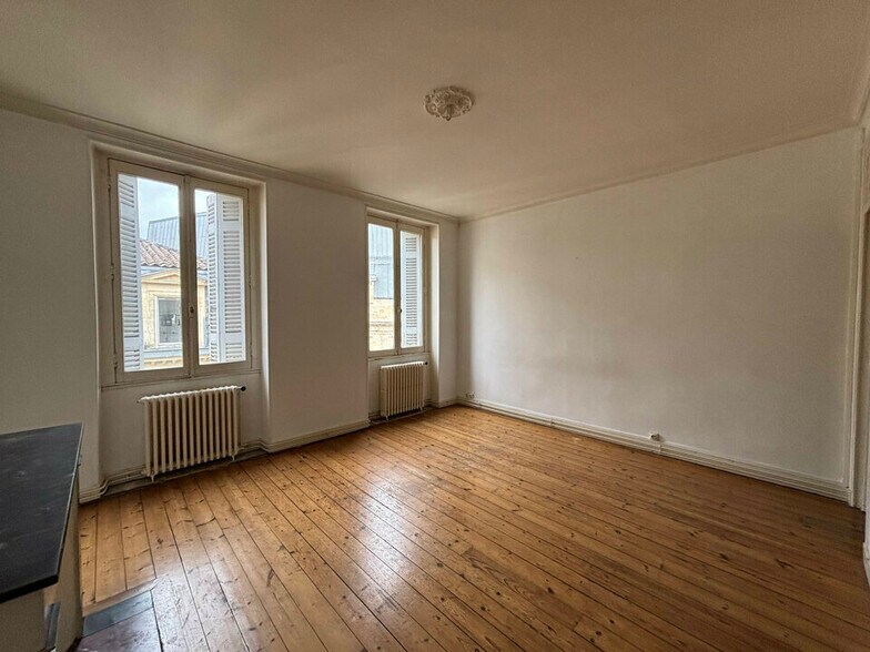 12 Rue Franklin, Bordeaux for sale - Interior Photo - Image 3 of 7