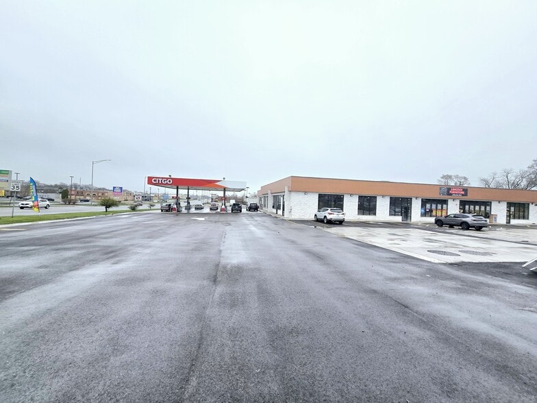 590 W Lincoln Hwy, Chicago Heights, IL for lease - Building Photo - Image 3 of 7