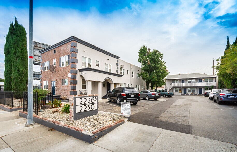 2226-2230 Sutterville Rd, Sacramento, CA à vendre - Photo du bâtiment - Image 3 de 24