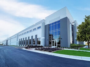 85 W Army Trail Rd, Glendale Heights, IL à louer Photo intérieure- Image 1 de 3