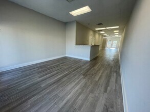 100-225 N Lewis St, New Iberia, LA for lease Interior Photo- Image 2 of 3