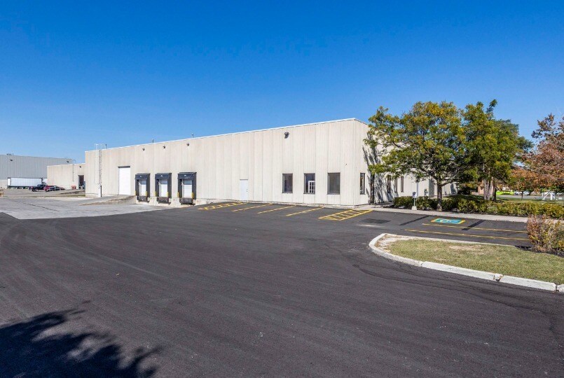 415 Traders Blvd E, Mississauga, ON à louer - Photo du bâtiment - Image 2 de 4
