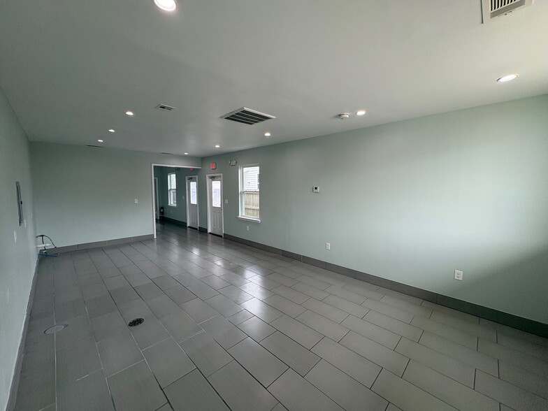 276 E Pine St, Ponchatoula, LA à vendre - Photo du bâtiment - Image 3 de 25