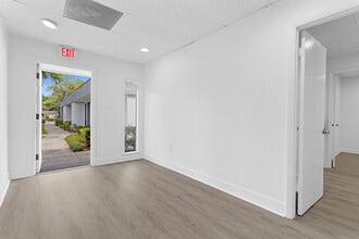 679-697 Douglas Ave, Altamonte Springs, FL for lease Interior Photo- Image 2 of 2