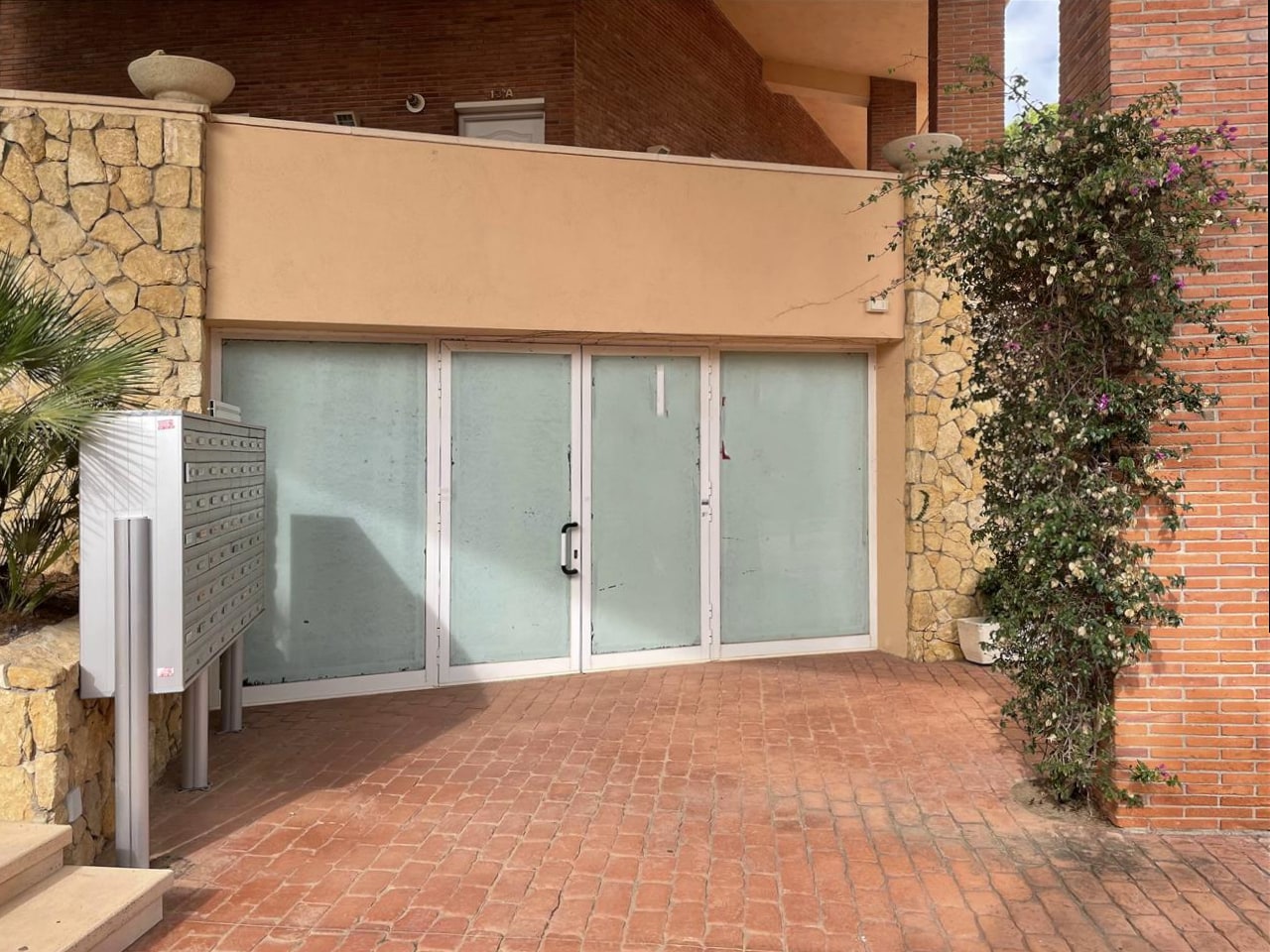 Multifamily in Tarragona, Tarragona for sale Interior Photo- Image 1 of 2