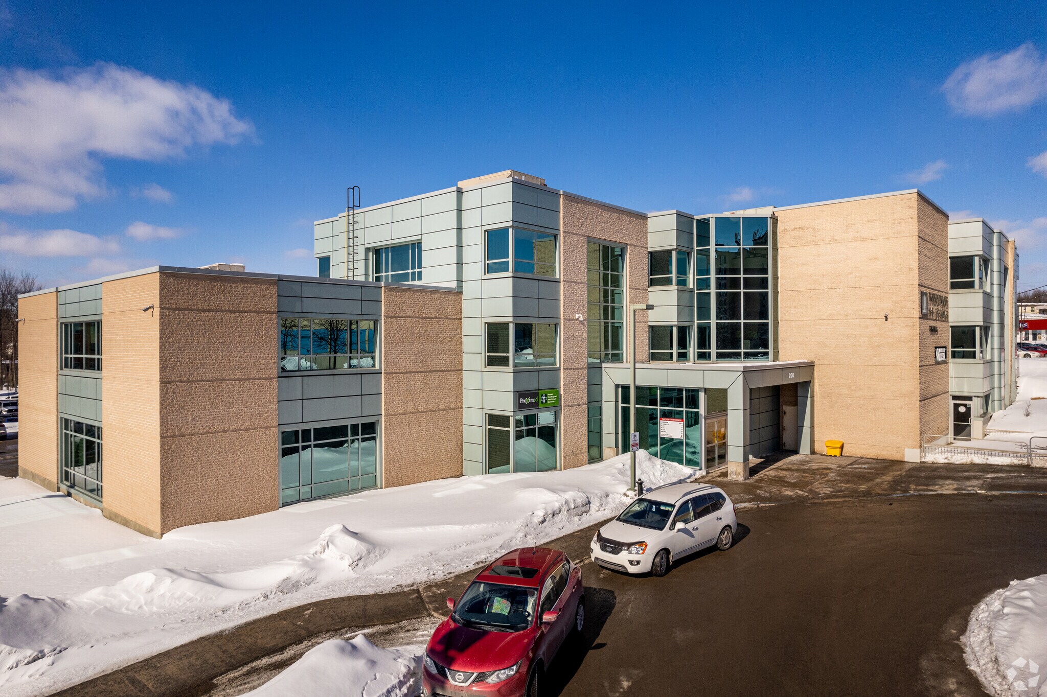 200 Rue Durand, Saint-Jérôme, QC à vendre Photo du bâtiment- Image 1 de 1
