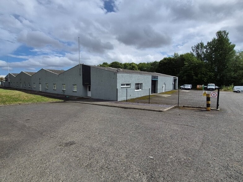 65-66 Cavendish Way, Glenrothes for lease - Building Photo - Image 3 of 8