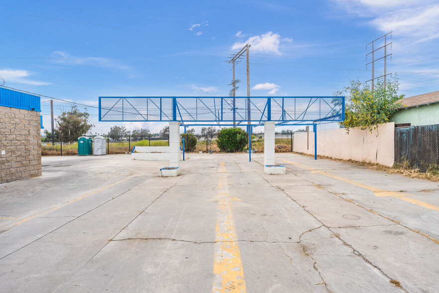 520 Flores St, San Bernardino, CA for lease - Building Photo - Image 3 of 27