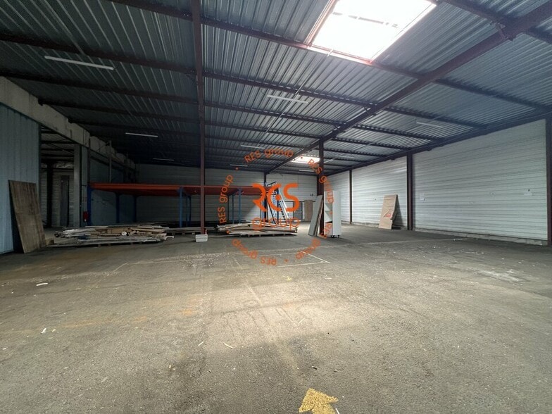 Industrial in Bordeaux for sale - Building Photo - Image 2 of 8