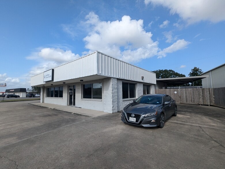 2348 Highway 69 N, Nederland, TX for lease - Building Photo - Image 2 of 30