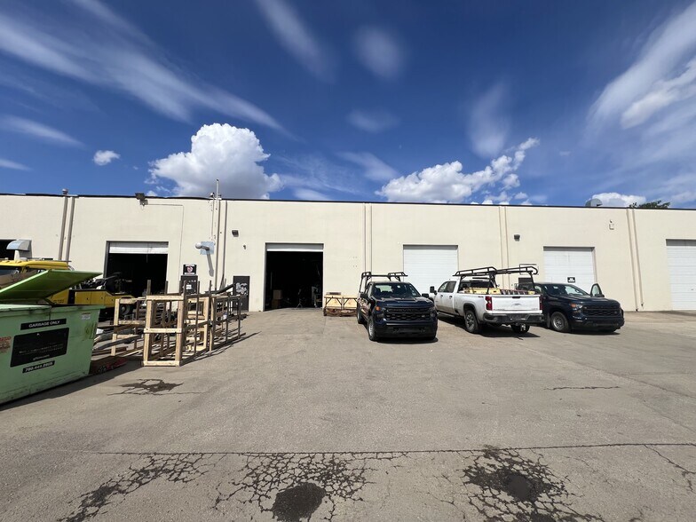 16303-16321 132 Av NW, Edmonton, AB à louer - Photo du bâtiment - Image 2 de 6
