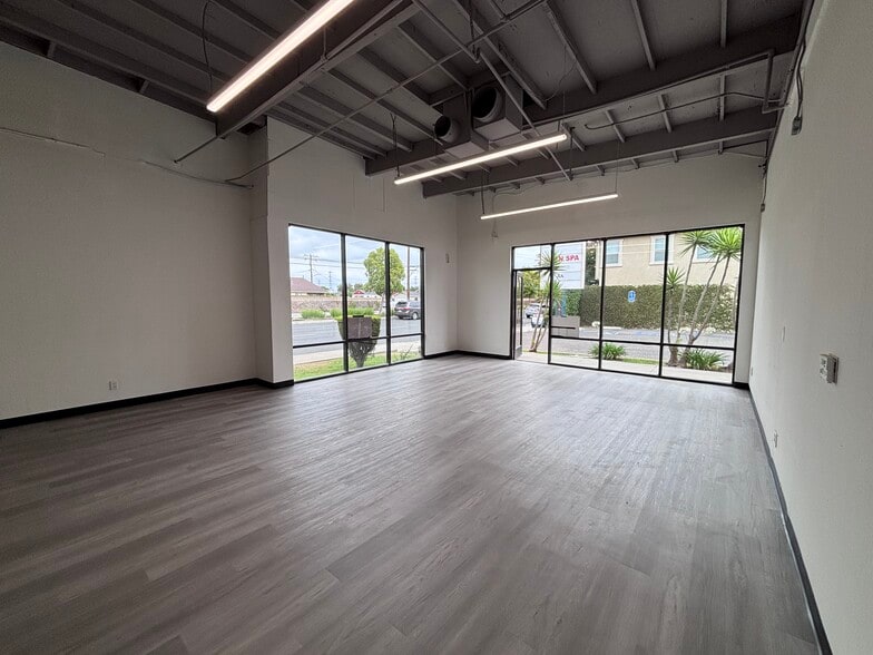 9210 Katella Ave, Garden Grove, CA for lease - Interior Photo - Image 1 of 17
