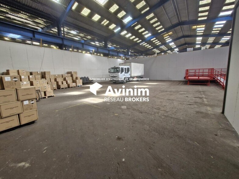 Industrial in Mitry Mory for lease - Interior Photo - Image 1 of 4